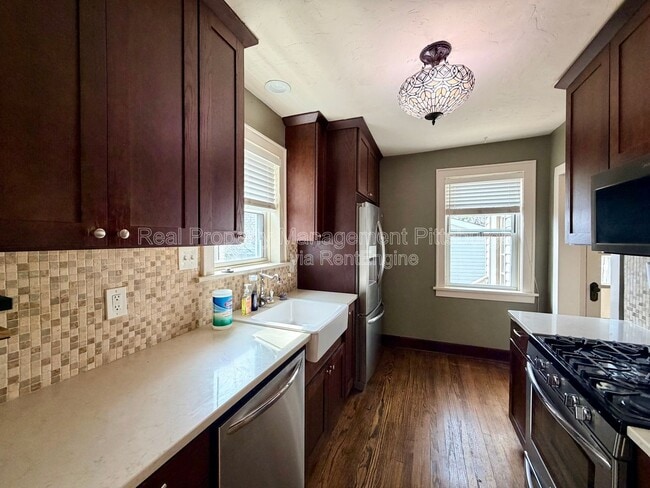 Building Photo - 1818 Kleber St