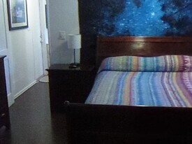 Building Photo - 204 Royal St