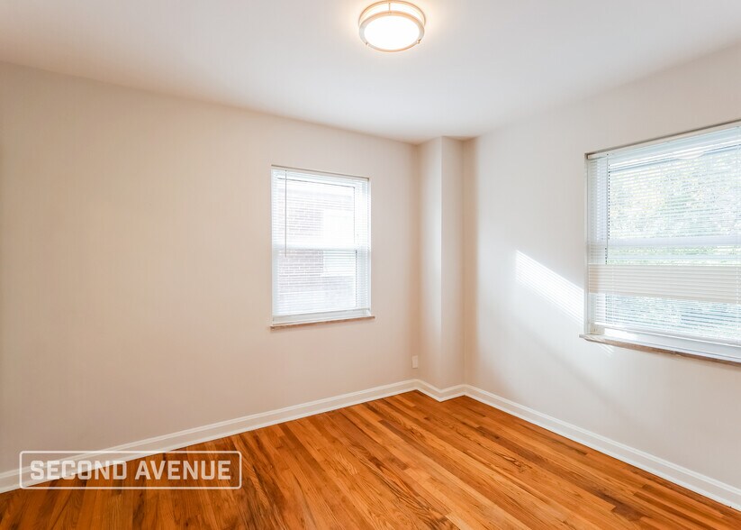 Building Photo - 1136 S Lynnebrook Dr