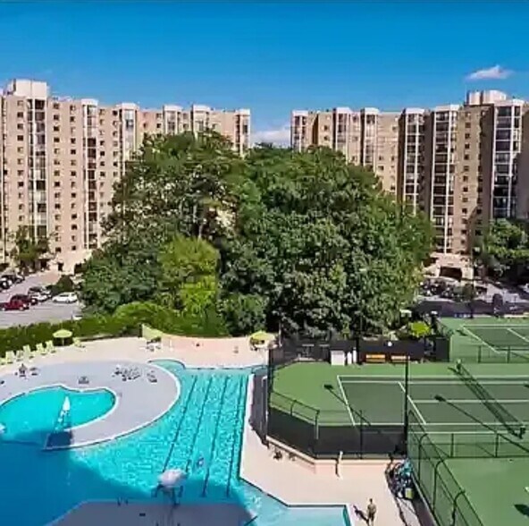 Building Photo - 5901 Mount Eagle Dr