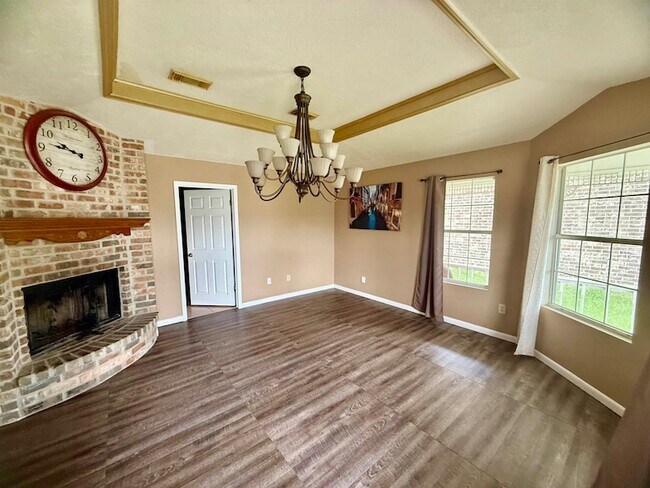 Building Photo - 4631 Inwood Dr
