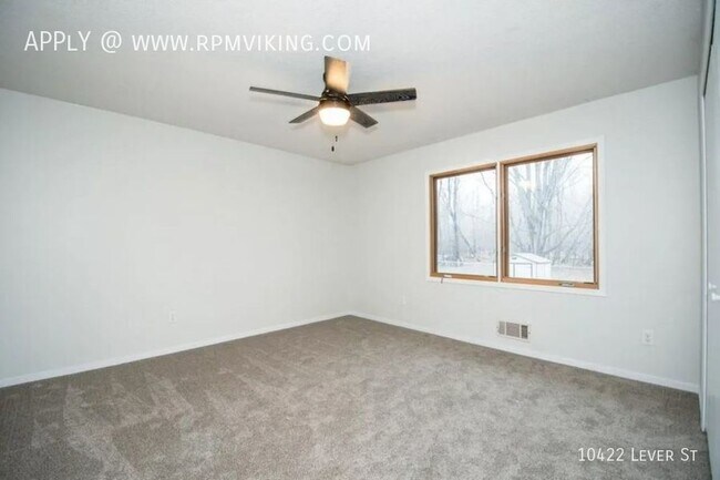 Building Photo - 3br 2ba 1cg ~ Security Deposit Free Altern...
