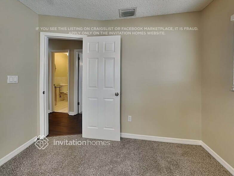 Building Photo - 8380 Jacaranda Ave