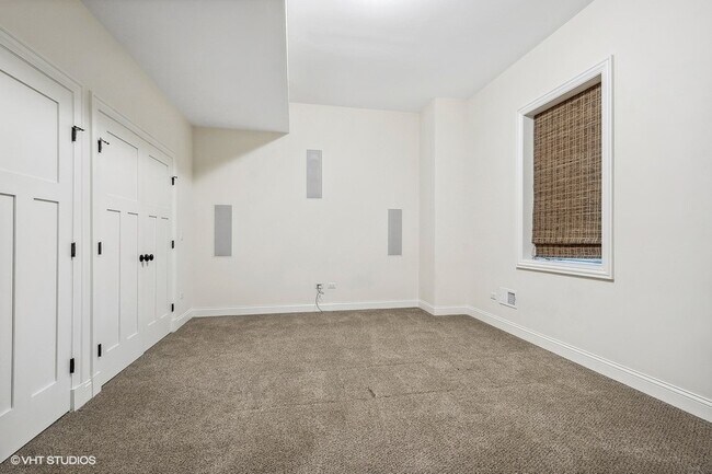Building Photo - 147 Linden Ave