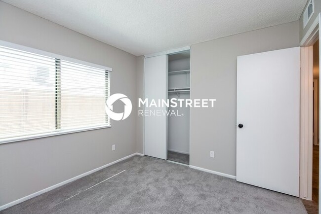 Building Photo - 10213 N 51st Dr