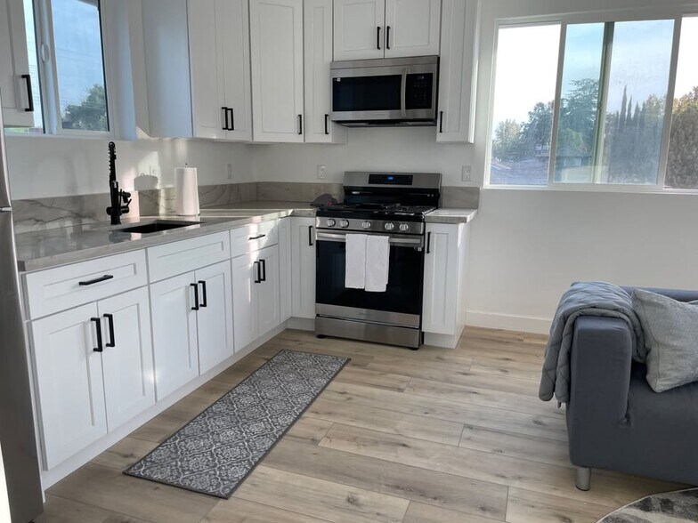 Building Photo - 6126 Alcove Ave