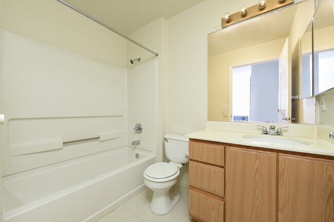 Building Photo - Beautiful 2BR/2BA Condo - Convenient Downtown San Jose Location!