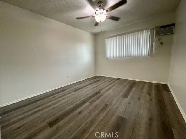 Building Photo - 686 E Cottonwood Rd