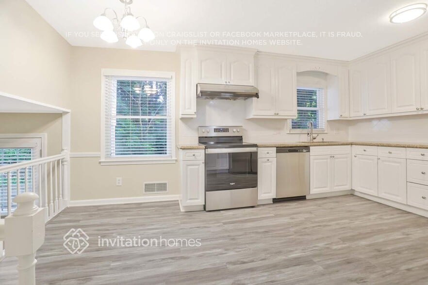 Building Photo - 695 Hickory Ridge Rd SW