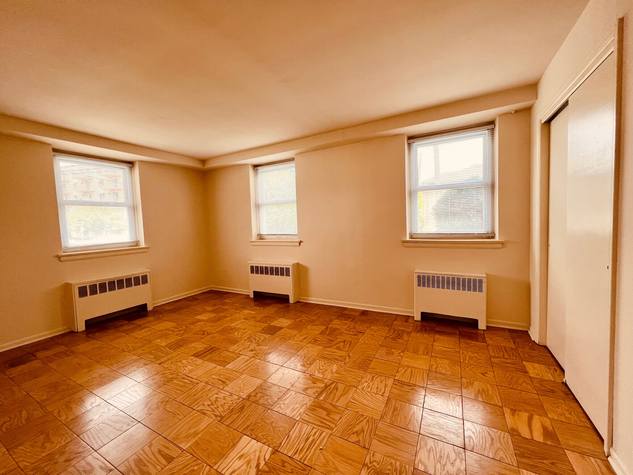 Building Photo - 242 Summit Ave