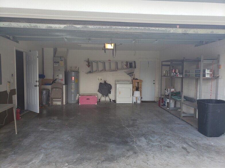Garage - 2306 S Bumby Ave