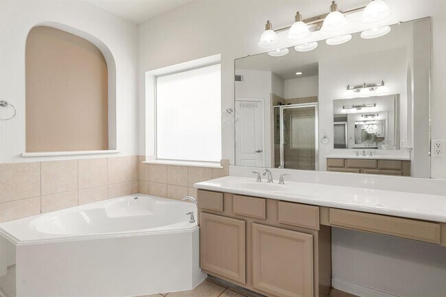 Building Photo - 2107 Pearl Bay Ct