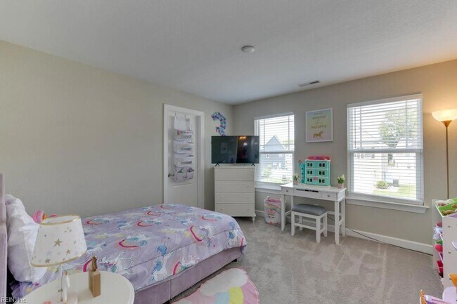 Building Photo - 115 Farrand Dr