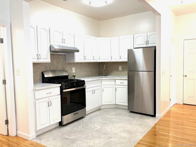 Building Photo - 235 Starr St