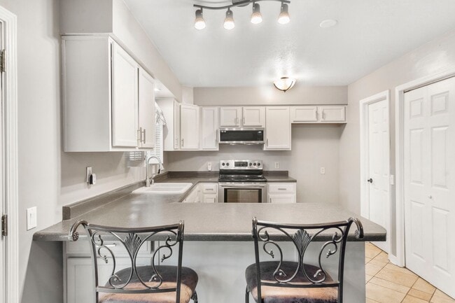 Building Photo - 161 Trent St