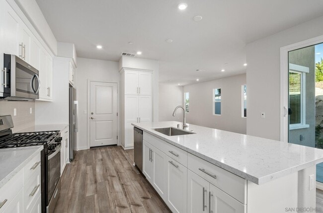Building Photo - 1523 Wingwood Ln