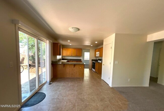 Building Photo - 5153 Lorenzo Ln