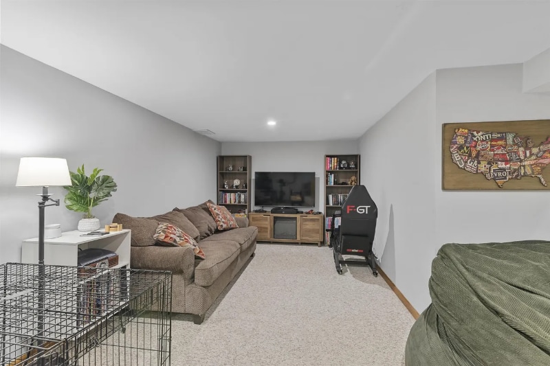 Building Photo - 810 Suffolk Dr