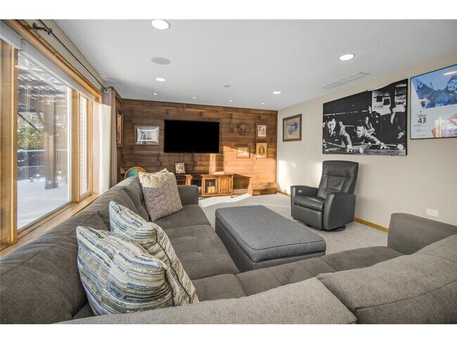 Building Photo - 139 Otis Avenue