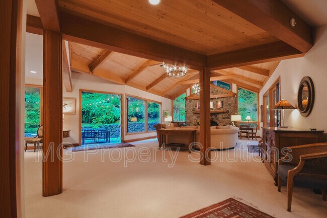 Building Photo - 7079 Lucas Valley Rd