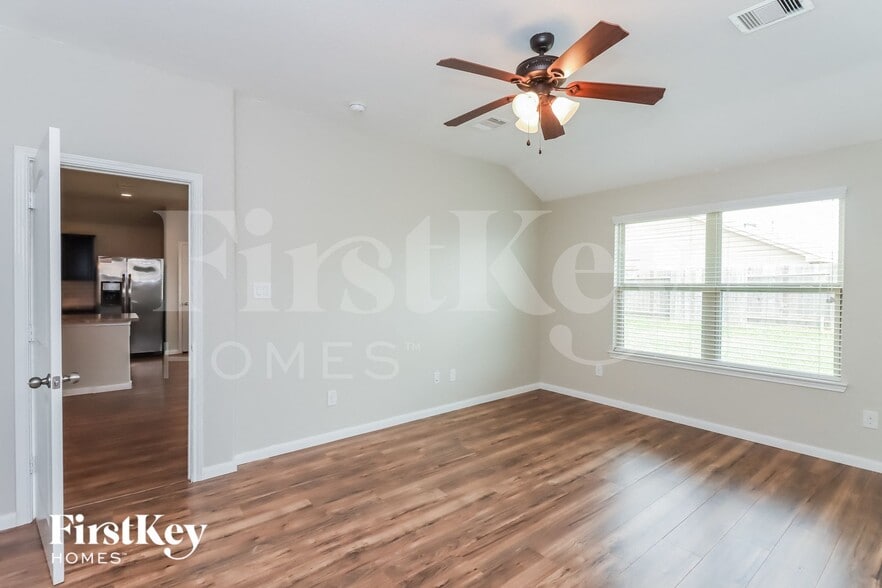 Building Photo - 6010 Diantha St