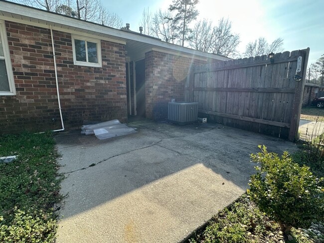 Building Photo - ~4613 Renee St