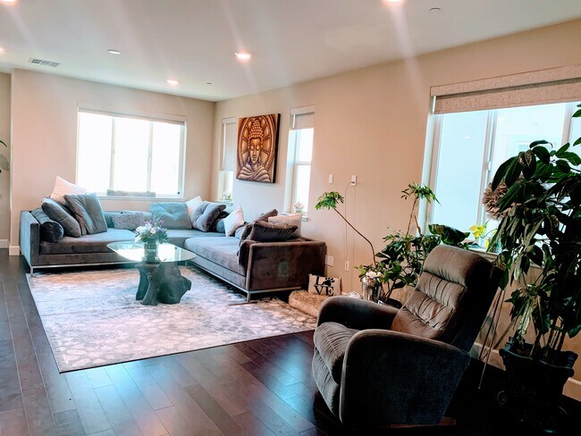 Building Photo - 5967 Raleigh Rd