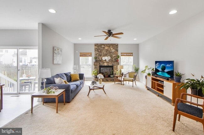 Building Photo - 115 Richard Dr SE