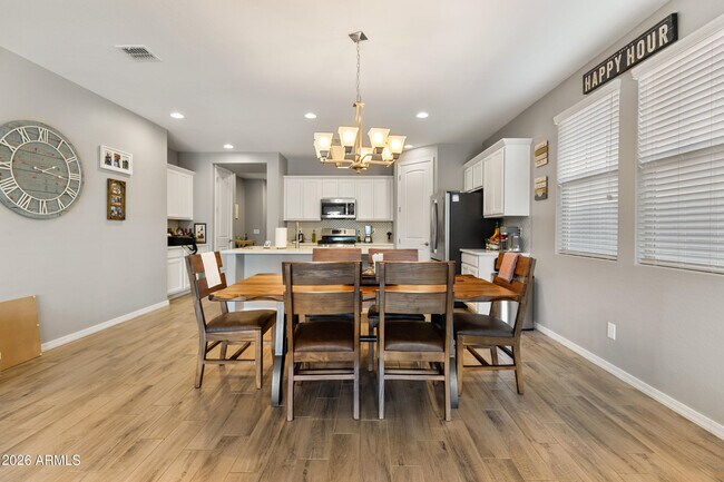 Building Photo - 3859 E Welton Ln