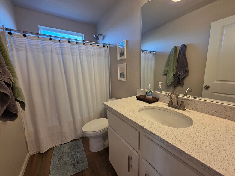 Building Photo - 6075 Notch Top Way