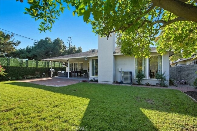 Building Photo - 5210 Ventura Canyon Ave