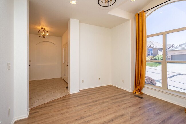 Building Photo - 8270 Regiment Ct