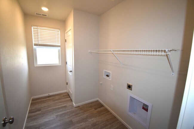 Building Photo - Beautiful Home in Cul De Sac!