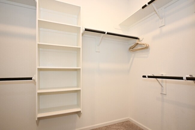Building Photo - 3057 Pensacola Dr