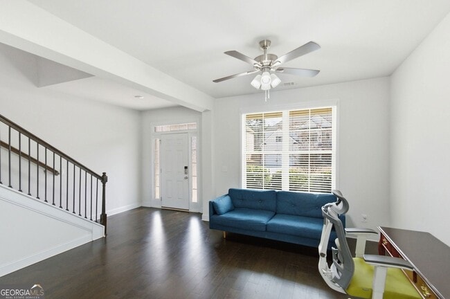 Building Photo - 1415 Dahlia Dr