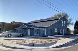 Building Photo - 1937 Sunshine Ter SE