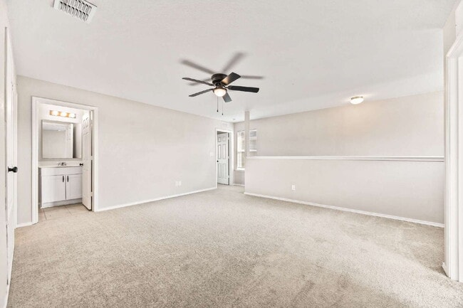Building Photo - "Spacious 4-Bedroom Retreat with 3 Full Baths in San Antonio – Your Perfect 2029 Sq Ft Sanctuary!"