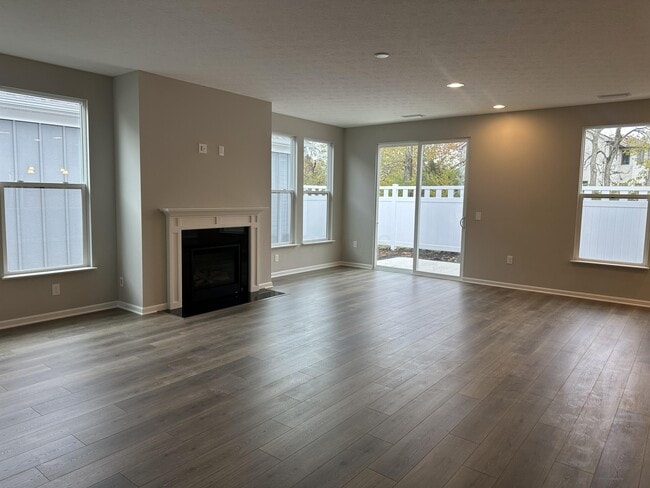 Building Photo - 4493 Marilyn Ct