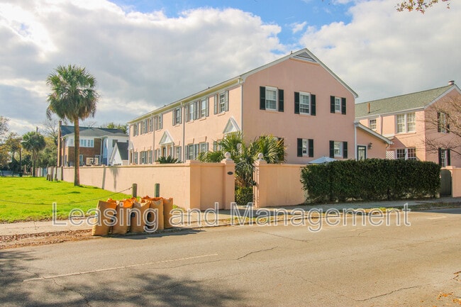 Building Photo - 25 Ashley Ave