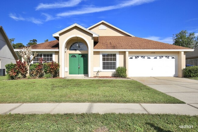 Primary Photo - Stunning 3/2 Home with a Spacious 2 Car Ga...