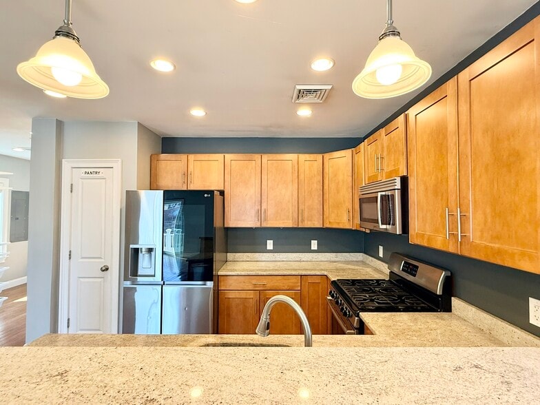 Building Photo - 4 Woodworth St