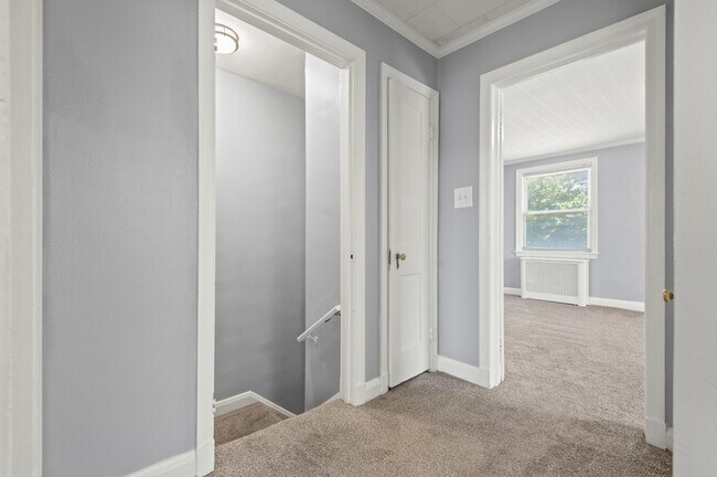 Building Photo - 2600 N Longwood St