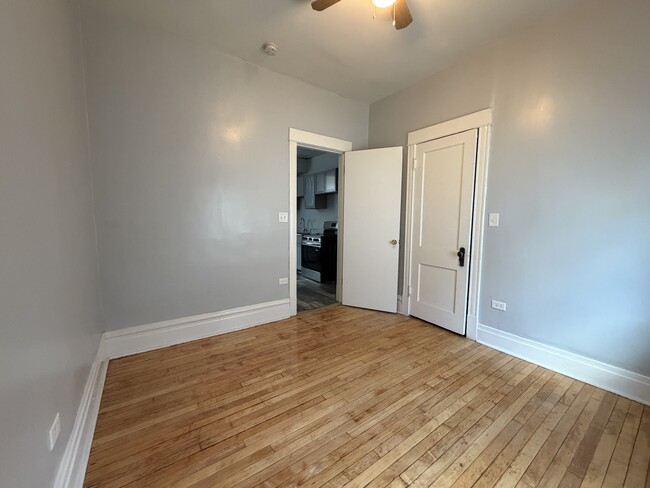 Building Photo - 7817 S South Shore Dr