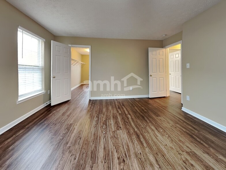 Building Photo - 5117 Rivers Edge Blvd