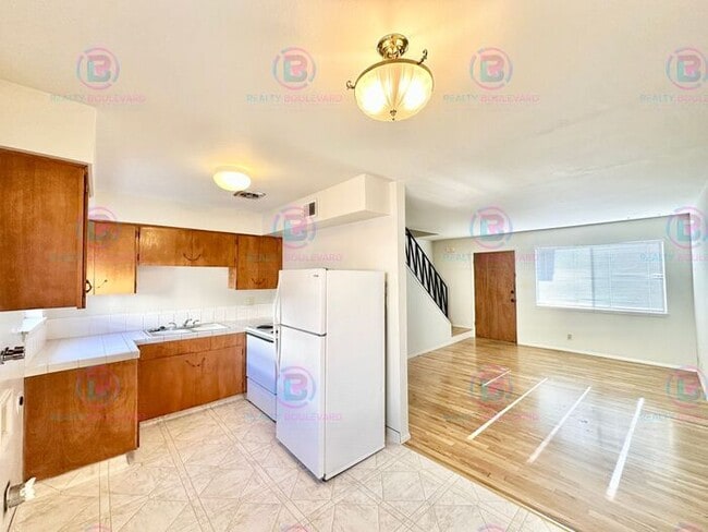 Building Photo - Delightful One-Bedroom + Office Near Idlew...