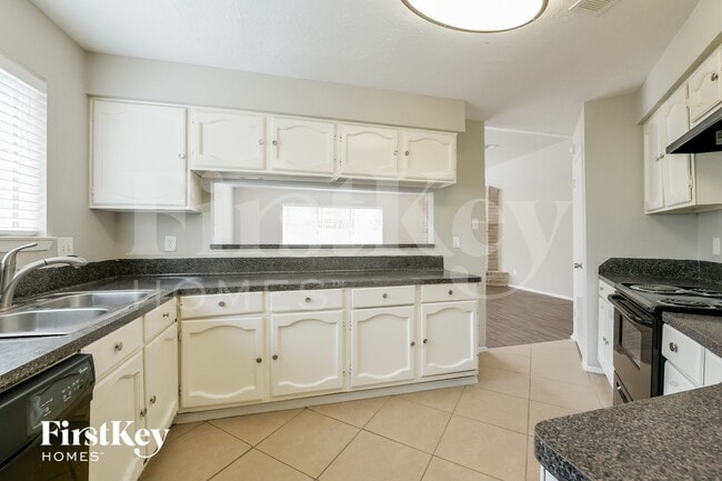 Building Photo - 22219 Oakhill Gate Dr