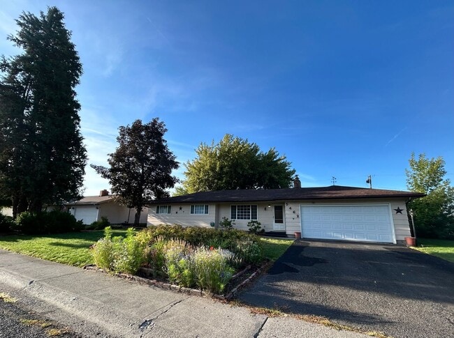 Primary Photo - 3 Bedroom, 2.5 Bath House