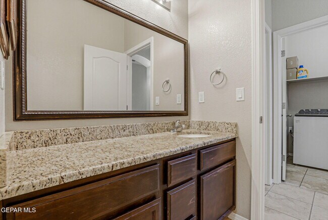 Building Photo - 14458 Vincent Kalel