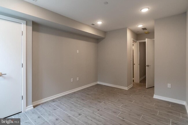 Building Photo - 2630 Ellsworth St
