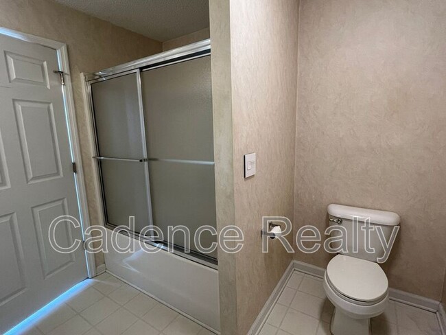 Building Photo - 5002 Hunters Trail